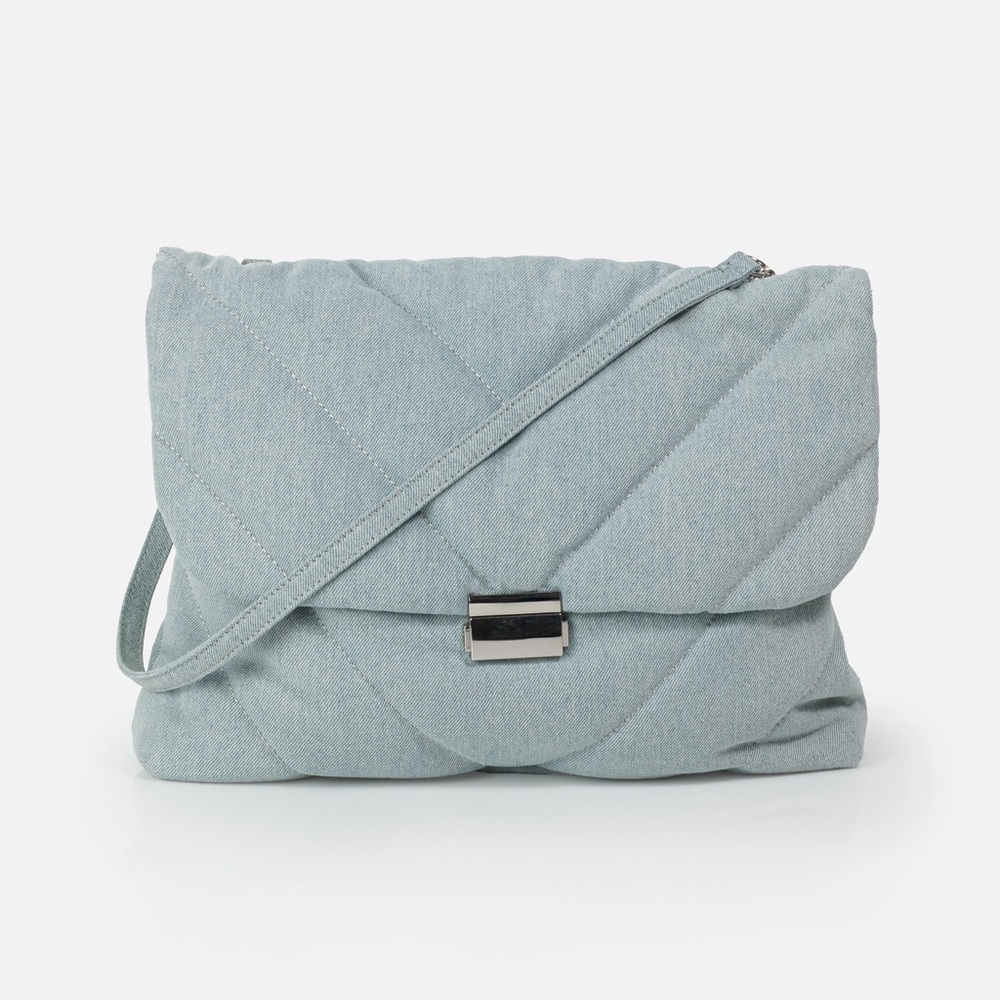NWOT Bizou Faded Blue Washed Quilted Denim Y2K Boho Over The Shoulder Tote Bag